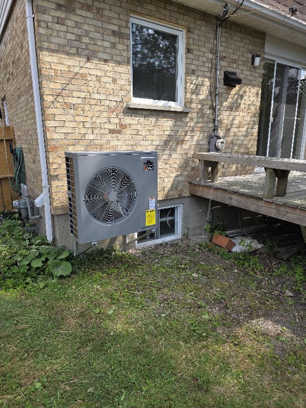 Thermopompe centrale pour système biénergie à Brossard